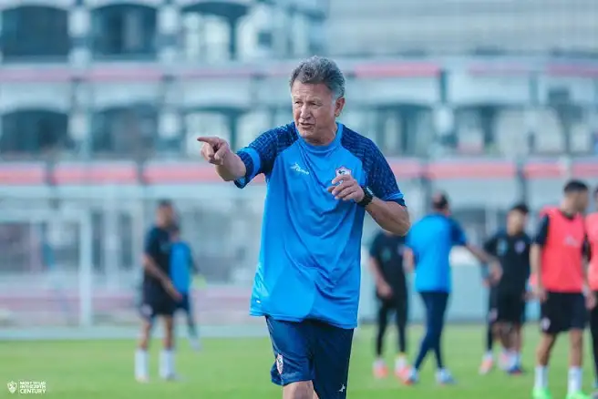 أوسوريو يشيد بأداء لاعبي الزمالك ويفسر التبديلات الأربعة أمام سيراميكا