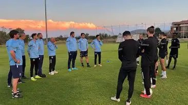 بيراميدز يخوض مرانه الأول في جنوب إفريقيا قبل مواجهة مارومو جالانتس