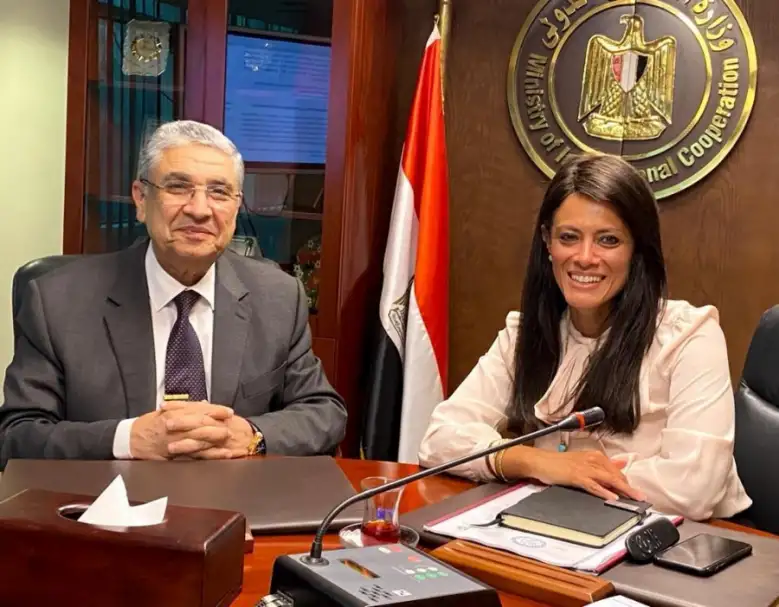 مشروع محطة كهرباء جنوب حلوان يفوز بجائزة عبداللطيف يوسف الحمد التنموية في الوطن العربي