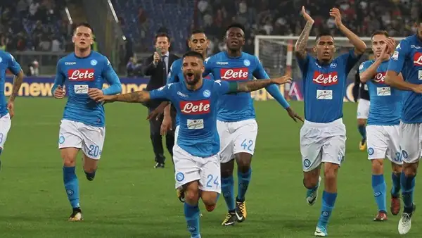 ساليرنيتانا يتعادل مع نابولي ويحرمه من حسم الفوز بلقب الدوري الإيطالي