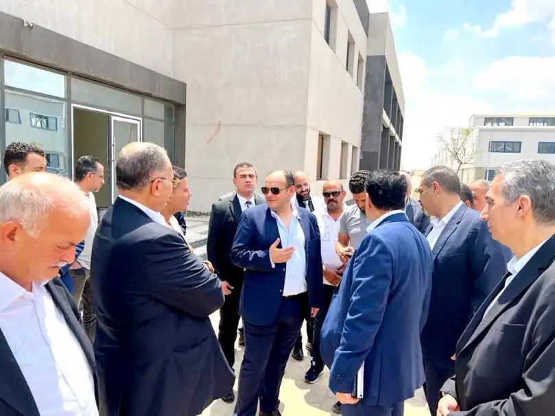 وزير التجارة والصناعة يتفقد مدينة الجلود بالروبيكي