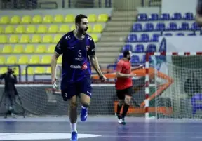محسن رمضان لاعب يد الأهلي: هدفنا التتويج بكأس الكؤوس الإفريقية