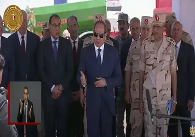 الرئيس السيسي يتفقد محصول القمح في شرق العوينات