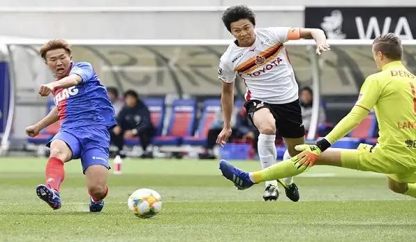 ناجويا جرامبوس يقلص الفارق مع فيسيل كوبي على صدارة الدوري الياباني