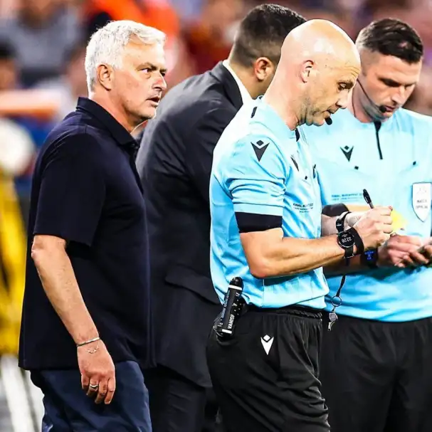 يويفا يتهم مورينيو بانتقاد الحكم تايلور في نهائي الدوري الأوروبي