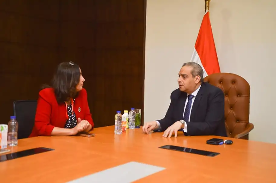 رئيس هيئة الدواء المصرية يلتقي رئيس هيئة تنظيم المهن والخدمات الصحية بالبحرين