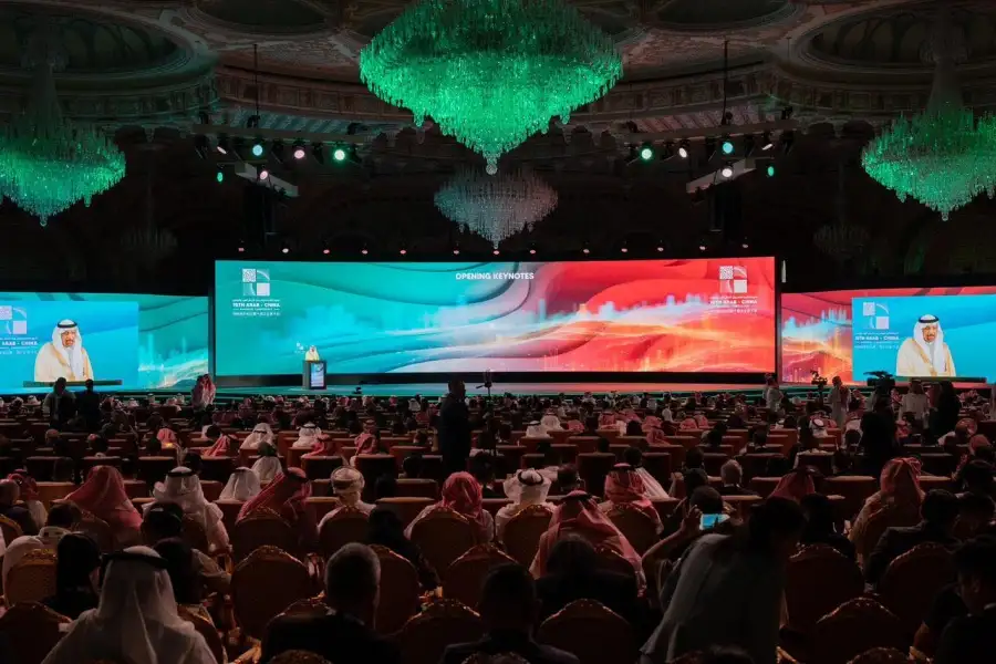 اتفاقيات بـ10 مليارات دولار.. مؤتمر الأعمال العربي الصيني يختتم يومه الأول
