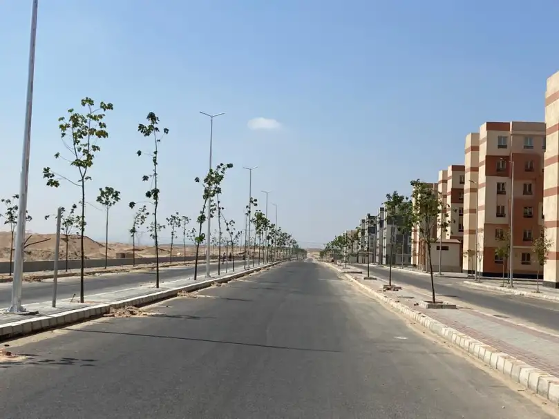 استكمال تنفيذ شبكة الطرق بمدينة العبور الجديدة..لتسهيل حركة المواطنين