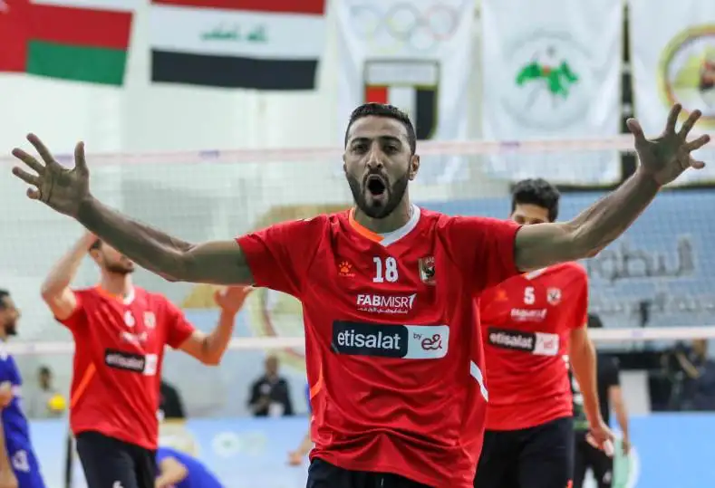 الخليج السعودي يعلن تعاقده مع لاعب الأهلي السابق