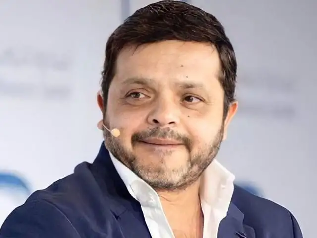 محمد هنيدي عن علاقته بفتاة كينية: أبوها وعمها كلهم الأسد يوم قراءة الفاتحة