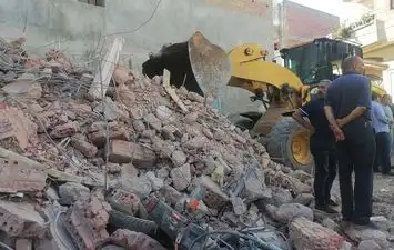 ارتفاع حصيلة ضحايا عقار رشيد لـ3 متوفين و13 مصابا