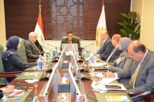 وزير التنمية المحلية يتابع معدلات تنفيذ المشروعات التنموية والخدمية بالقاهرة والجيزة