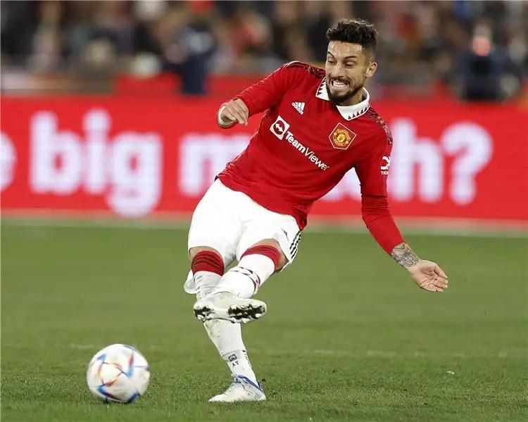 زميل رونالدو السابق يقترب من اللحاق به في النصر