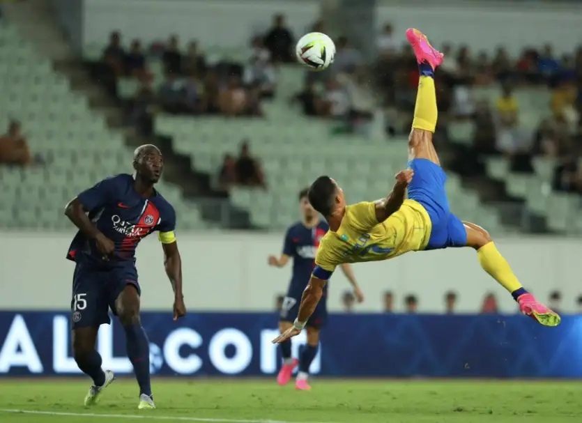 أول تعليق من رونالدو بعد تعادل النصر مع سان جيرمان