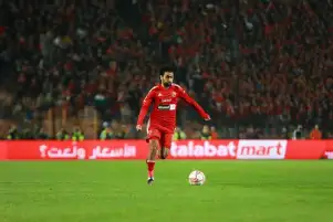 الخطيب يبدي استياءه من تصرفات حسين الشحات