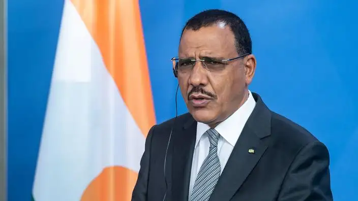 بايدن يدعو للإفراج الفوري عن رئيس النيجر محمد بازوم