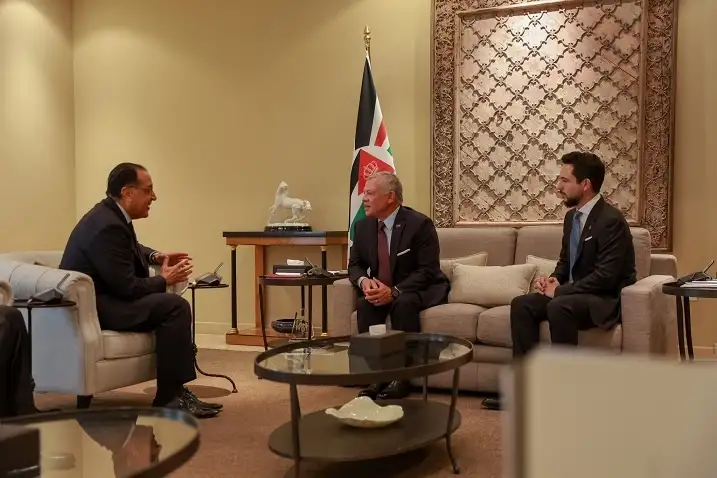 ملك الأردن يبحث مع مدبولي سبل توسيع التعاون