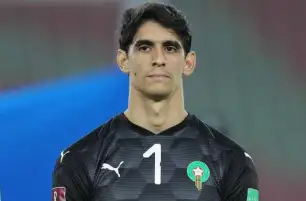 ياسين بونو على أعتاب ريال مدريد لتعويض غياب كورتوا