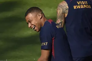 إنريكي: مبابي مثالي..لاعب من الطراز العالمي