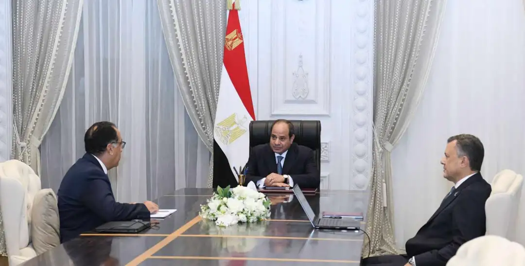 السيسي يجتمع مع مدبولي ووزير السياحة والآثار لمتابعة استراتيجية قطاع السياحة خلال الفترة المقبلة