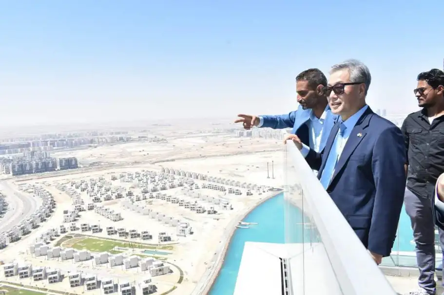 الإسكان: سفير كوريا الجنوبية يتفقد الأبراج الشاطئية والمدينة التراثية بالعلمين الجديدة