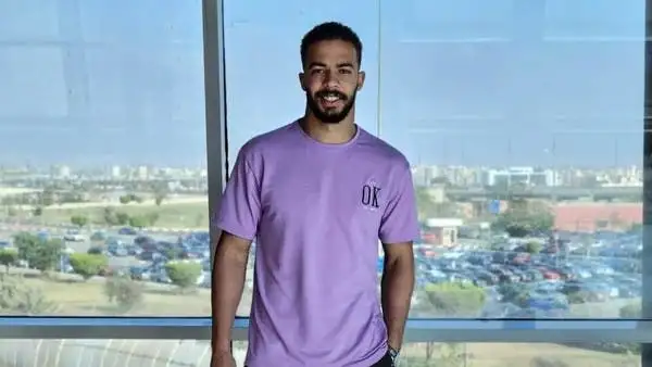 والد المصارع سيف شكري: الأعباء المالية دفعت نجلي للسفر إلى هولندا