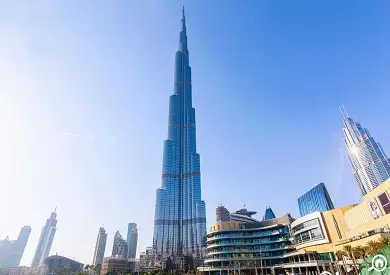 الإمارات تضيء برج خليفة بألوان العلم الليبي تضامنا مع الشعب الليبي بعد كارثة الإعصار