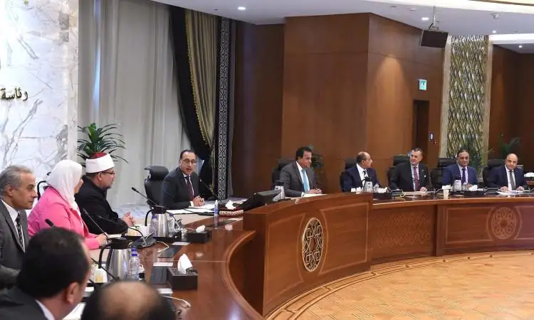 رئيس الوزراء يستعرض الاستعدادات اللازمة لموسم الحج المقبل