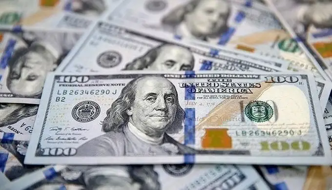 تراجع الدولار وارتفاع اليورو واليوان مقابل الروبل في بورصة موسكو