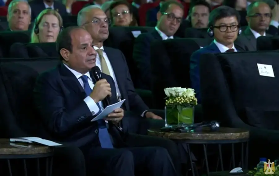 الرئيس السيسي: مصر كانت تعاني من فجوة هائلة في البنية الأساسية.. وكان أمامها مساران