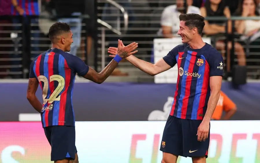 ليفاندوفسكي يقود هجوم برشلونة في التشكيل المتوقع أمام إشبيلية