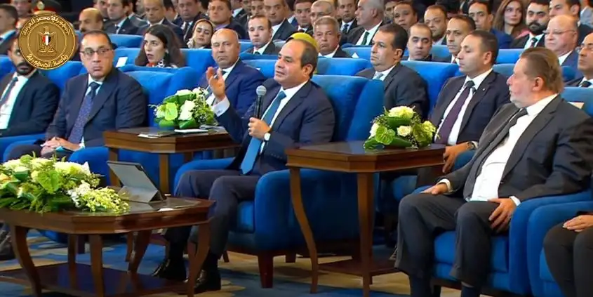 الرئيس السيسي: الصبر والتحمل والعمل هو السبيل معايا أو مع غيري