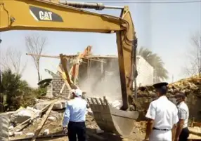 إزالة 15 حالة تعد بالبناء بنطاق 6 مراكز في البحيرة