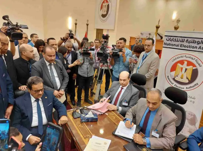 فريد زهران يصل الوطنية للانتخابات للتقدم بأوراق ترشحه للرئاسة