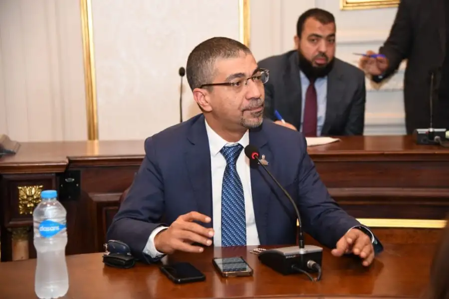 عضو  بـ الشيوخ يشيد بمبادرة خفض أسعار السلع الأساسية..ويطالب بتشديد الرقابة على الأسواق