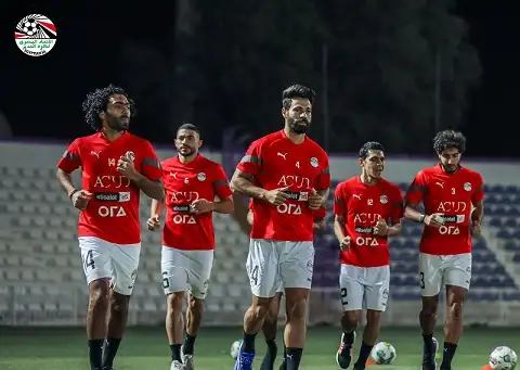 المنتخب يخوض تدريبه الأول بالإمارات استعدادا لوديتي زامبيا والجزائر