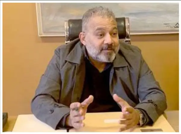 رئيس الأوبرا يتفقد معرض موسيقى الحروف بقاعة صلاح طاهر