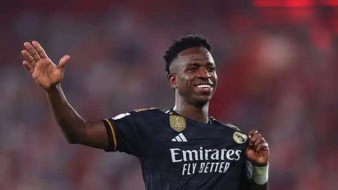 تقرير.. فينيسيوس يهزم العنصرية ويحافظ على توهجه مع ريال مدريد