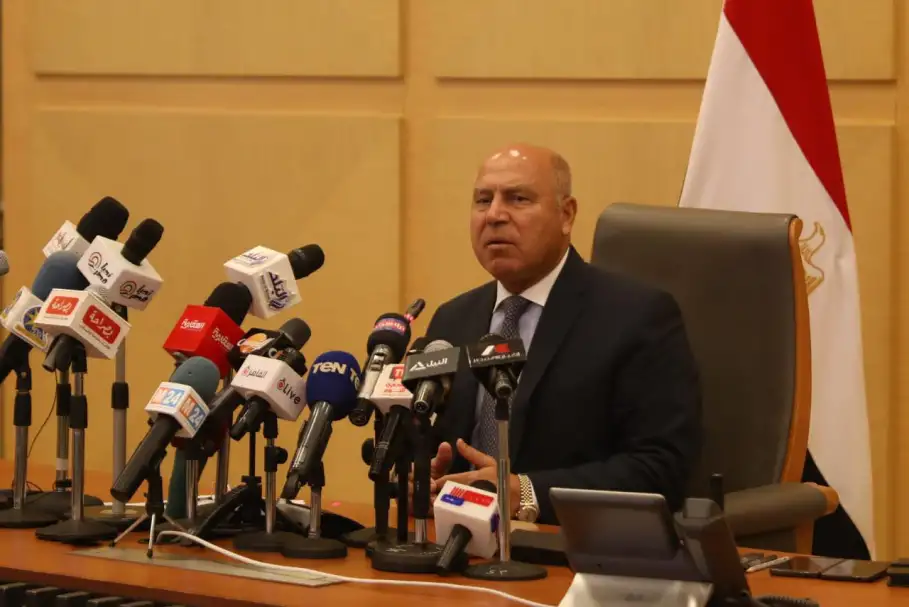 وزير النقل يعلن تنفيذ تذكرة نقل موحدة