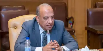 عصمت: الاتفاق على تصدير منتجات شركات الأدوية التابعة لوزارة قطاع الأعمال العام إلى الجزائر