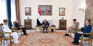 السيسي ووزير الدفاع الفرنسي يؤكدان أهمية تجنب اتساع دائرة الصراع والتصعيد في المنطقة