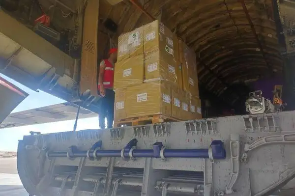 مصدر بالهلال الأحمر: مطار العريش استقبل 132 طائرة تحمل 4400 طن مساعدات لغزة