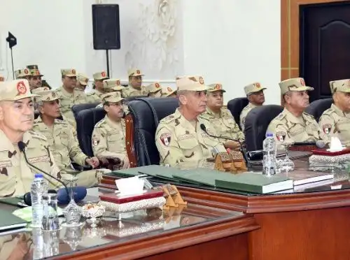 وزير الدفاع يشهد المرحلة الرئيسية لمشروع مراكز القيادة التعبوي «جالوت -2»