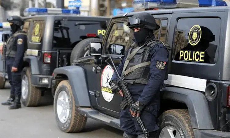 حقيقة زعم شخص تعدي رجال الشرطة على ابنه بالضرب والسب في الشرقية
