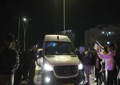 قيادي في حماس: جادون في الوصول إلى صفقة شاملة لتبادل الأسرى مع إسرائيل