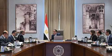 مدبولي يتابع مع وزير قطاع الأعمال موقف مشروع تطوير صناعة الغزل والنسيج