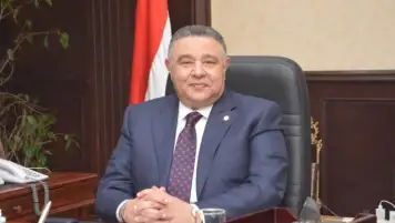 محافظ البحر الأحمر: تخصيص أماكن ومداخل خاصة لكبار السن وذوي الهمم باللجان الانتخابية