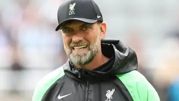 كلوب يطمئن جماهير ليفربول رغم إصابة تسيميكاس