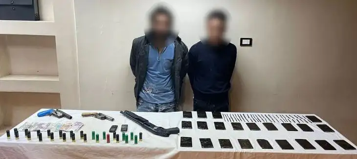 ضبط تشكيل عصابي وشخصين آخرين بتهمة تجارة المخدرات خلال حملات في 3 محافظات