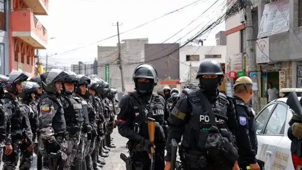 عنف في الشوارع وهروب أخطر زعيم عصابة.. تفاصيل الأحداث الدامية التي تشهدها الإكوادور